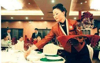 優(yōu)質(zhì)服務(wù)是怎樣煉成的——餐飲服務(wù)篇